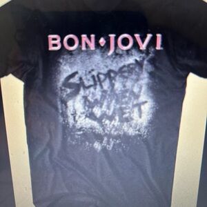 Bon Jovi Black Slippery When Wet Graphic T-Shirt Large